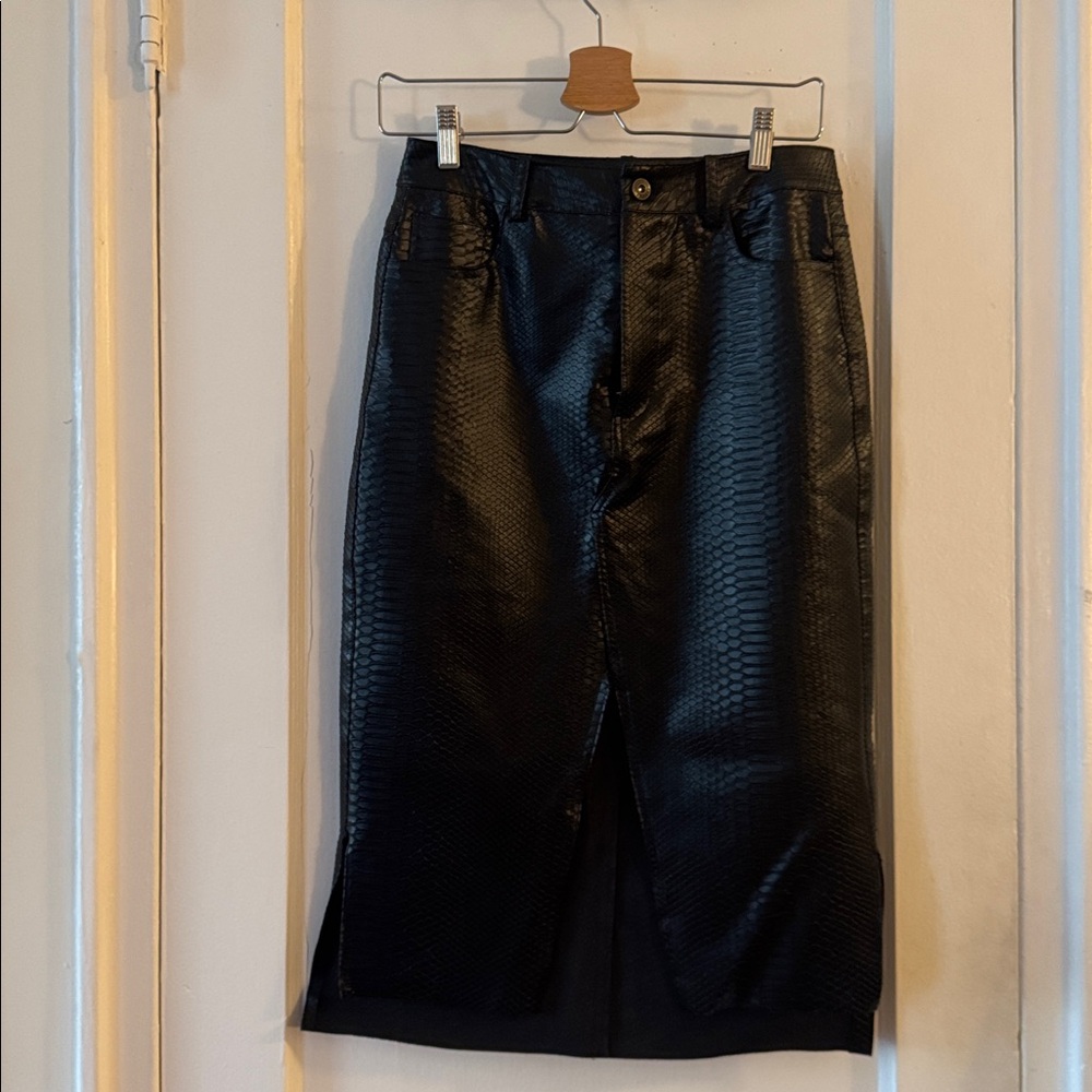 Zara Black Textured Midi Skirt